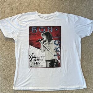 Bon Jovi “Slippery When Wet” Graphic T-Shirt-1986 concert series